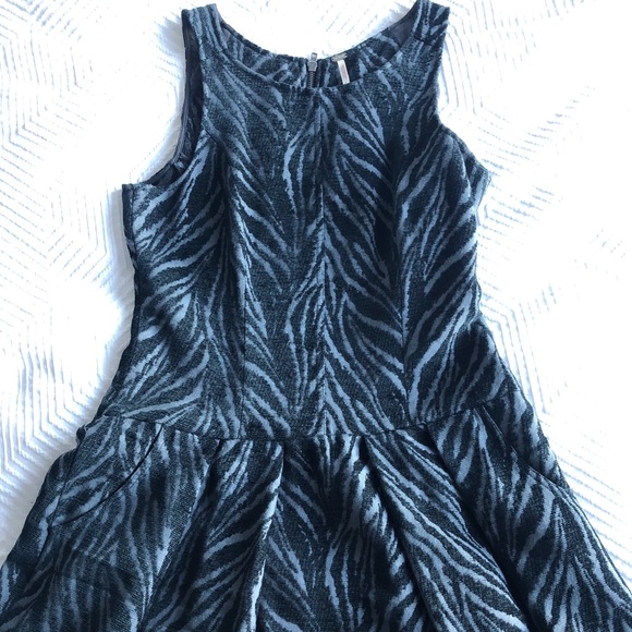 Dress - Picture 1 of 4